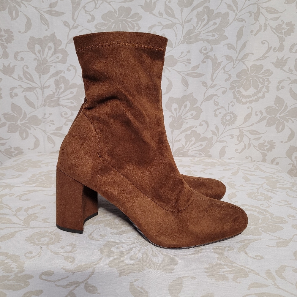 Speed Limit 98 Brown Suede Bootie Size 10